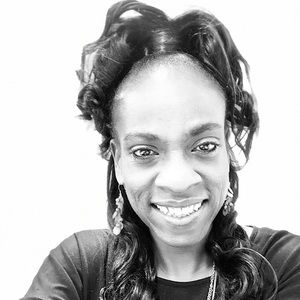 Meet your Posher, Yolanda